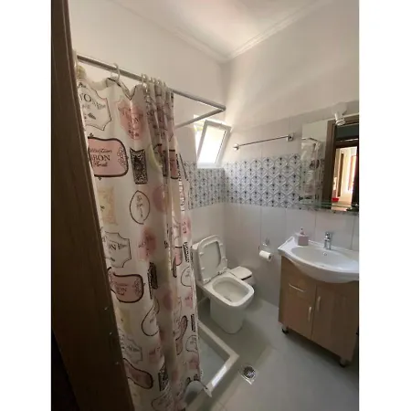 Appartement And Thomas 8