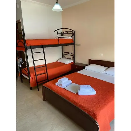 Appartement And Thomas 8